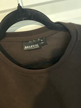 Bailey 44 cinched Waistband brown sweatshirt size Large
